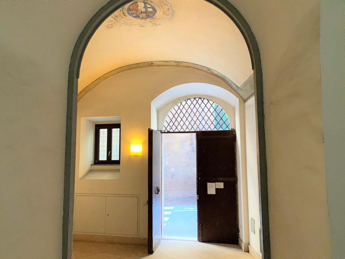 Violante House-Appartamento In Centro Storico Siena Exteriör bild