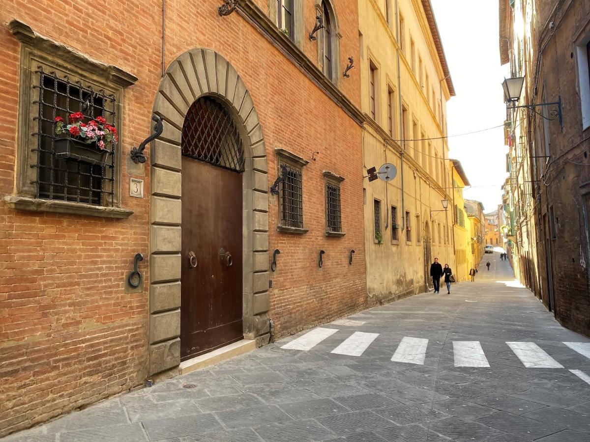 Violante House-Appartamento In Centro Storico Siena Exteriör bild